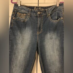 Royal Premium Distressed Women Jean Capri 34x19